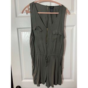 Justify Olive Green Sleeveless Romper | Size L